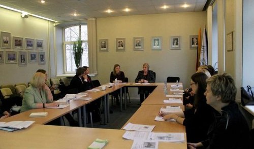 LSA komitete aptartas savivaldybių vaidmuo dalyvaujant tarptautinėse programose