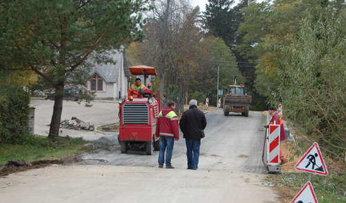 Jau sutvarkyti ir tebetvarkomi keliai Anykščiuose