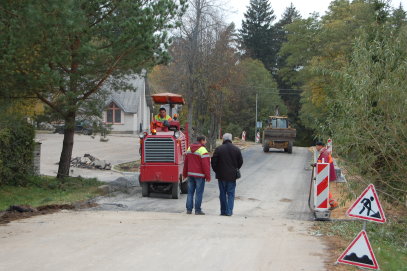 Jau sutvarkyti ir tebetvarkomi keliai Anykščiuose