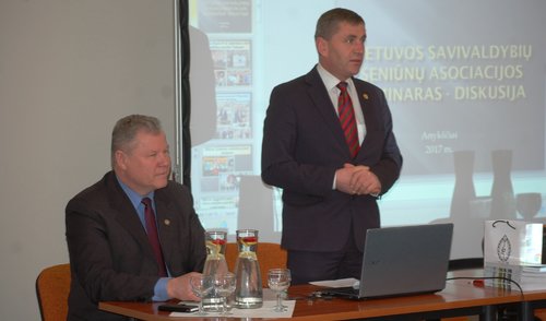 Anykščiuose viešėjo Lietuvos savivaldybių seniūnai 