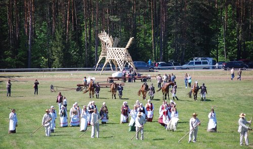 „Bėk bėk, žirgeli!“ Anykščiuose – žirgo ir žmogaus bendrystės šventė 