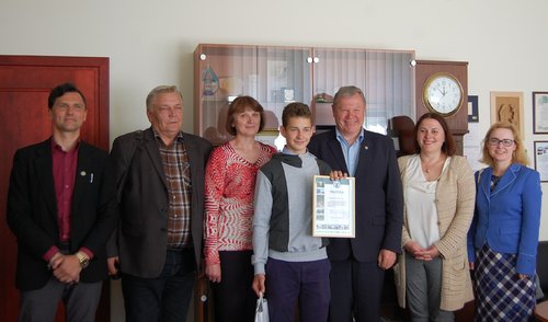 Gimnazistui Martynui Jakučiui – padėka už Anykščių vardo garsinimą 