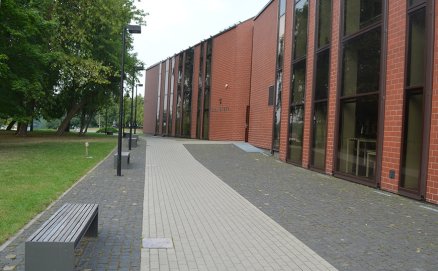 Kalbų alėją papuoš pasisveikinimas japonų kalba 