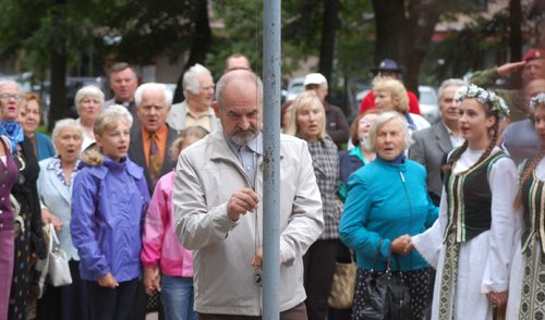 Anykščiuose paminėta Europos diena stalinizmo ir nacizmo aukoms atminti ir Baltijos kelio diena