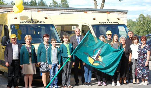 Anykščių rajono švietimo įstaigoms – 2 mokykliniai autobusai 