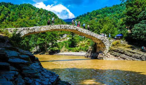 Angelų muziejuje-Sakralinio meno centre – paveikslų paroda-pardavimas „Rugsėjo 27-oji“