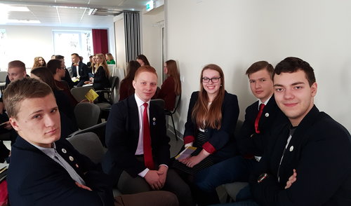 „Nepamiršk parašiuto“ projekte – ir Jono Biliūno gimnazijos komanda 