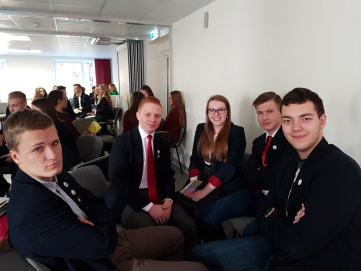 „Nepamiršk parašiuto“ projekte – ir Jono Biliūno gimnazijos komanda 