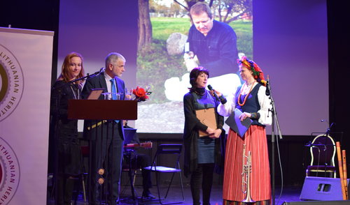 Amatininkė iškepė ir savo sėkmės kepalą