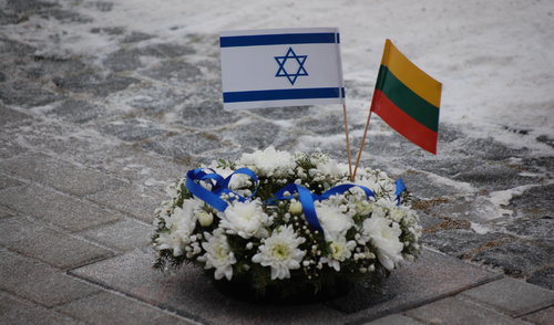 Kalbų alėja sveikinsis ir hebrajų kalba