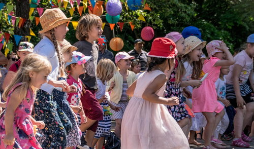 Savaitgalį į Anykščius suplūdę vaikai atidarė vasaros festivalių sezoną
