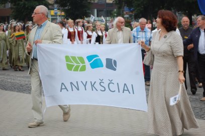 KVIEČIAME JUNGTIS Į ANYKŠČIŲ MIESTO ŠVENTĖS „Anykščių glėbyje“ eiseną