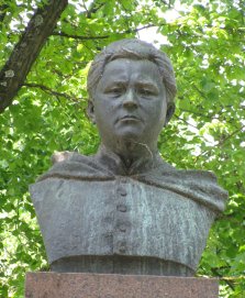 Restauruotas Juozo Tumo-Vaižganto paminklas 