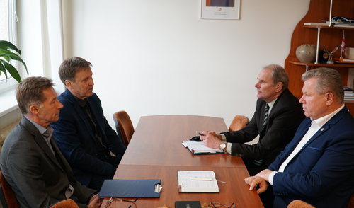 Anykščių savivaldybė siekia efektyvesnės kelių priežiūros