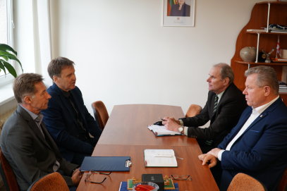 Anykščių savivaldybė siekia efektyvesnės kelių priežiūros