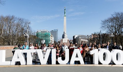 Latvija švenčia 100-tąjį nepriklausomos valstybės gimtadienį!