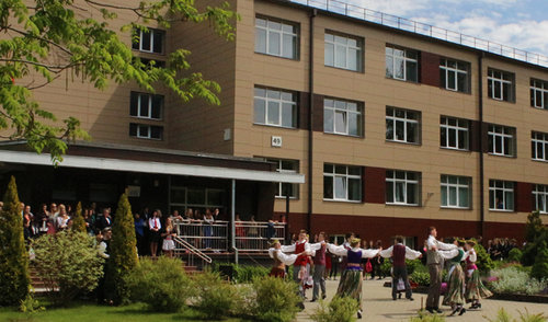 Gimnazijos aplinka pasikeitė – mokytis, gyventi ir sportuoti tapo dar mieliau