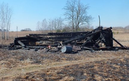 Ugniagesiai įspėja: padegta žolė plinta žaibiškai