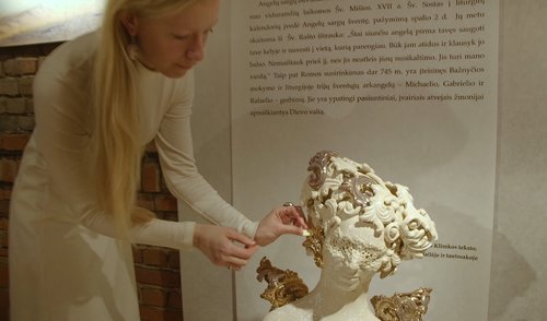 LRT televizijos laidoje „Daiktų istorijos" pasakojamai apie angelus Anykščiuose