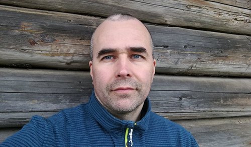 IŠ ARTI: SKULPTŪROS PARODA „ŽEMĖS DRUSKA“. JONAS GELČYS