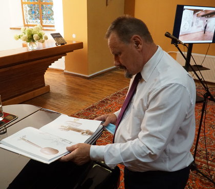 2021-07-23  Dailininkės Zitos Inčirauskienės jubiliejinės kūrinių parodos „Nauja – tai užmiršta...