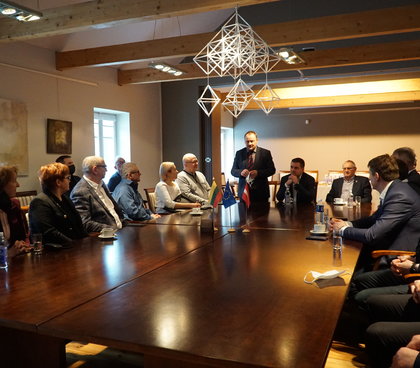 2022-02-10 Regioninės plėtros centrų asociacijos Latvijoje delegacijos vizitas Anykščiuose
