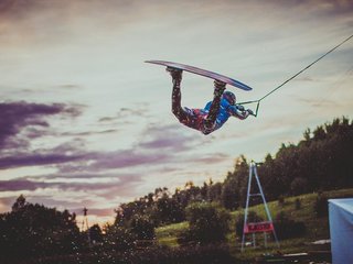WAKE POND‘AS – VANDENS KARALIJA