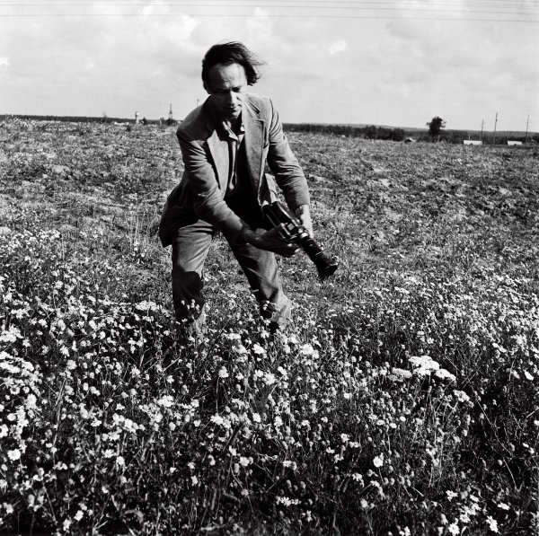 Fotografijų paroda JONAS MEKAS. SEMENIŠKIŲ IDILĖS.