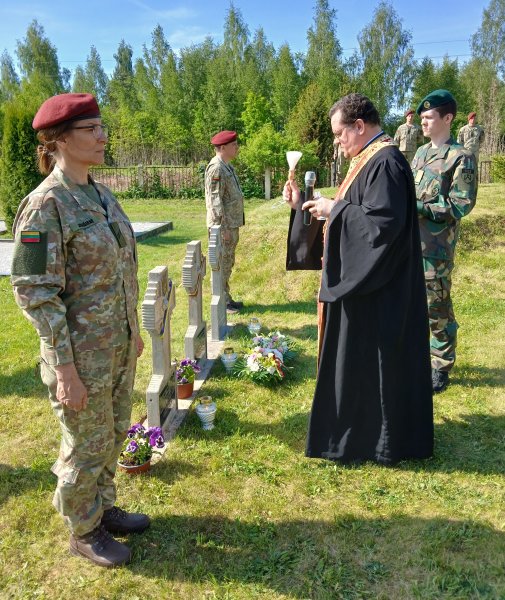 Troškūnuose pašventintas ukrainiečio partizano Ivano Resekovskio kapas