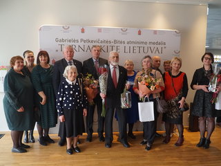 Pagerbti Gabrielės Petkevičaitės-Bitės atminimo medalio „Tarnaukite Lietuvai“ laureatai – tarp jų...