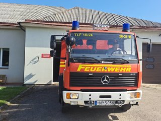 Troškūnų ugniagesių komandą pasiekė nauja autocisterna su gelbėjimo įranga