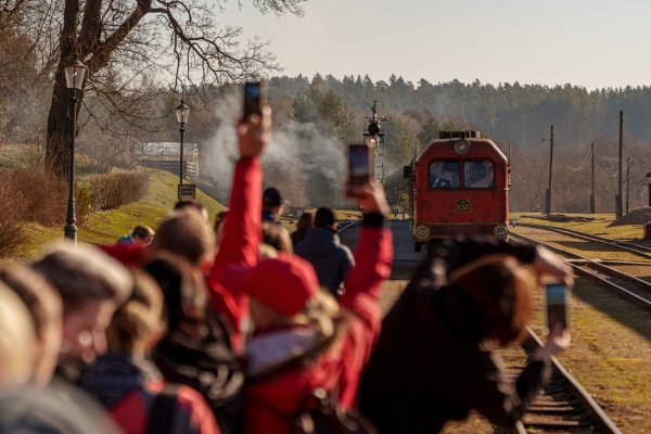 Siaurukas Anykščiuose per dieną pervežė 2300 „Trenkturo“ žygeivių