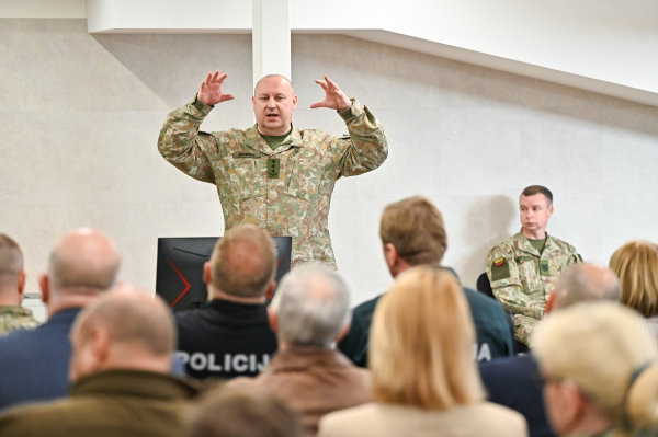 Anykščių rajono vadovai – Panevėžio komendantūros veiklos pristatyme