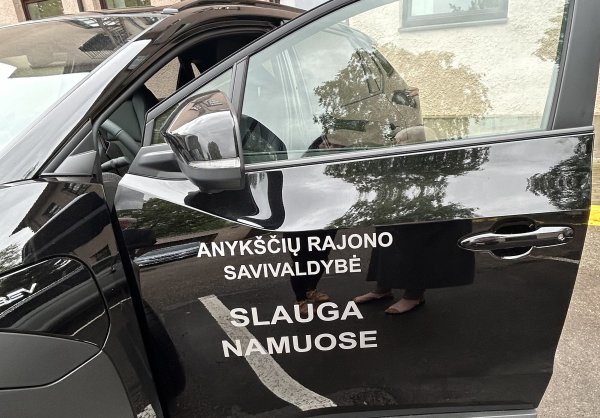 Naujas automobilis slaugos paslaugoms