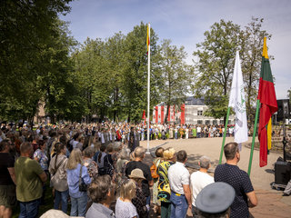 Anykščiai iškilmingai paminėjo Lietuvos Valstybės dieną