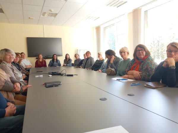 Savivaldybėje kalbėta apie saugią aplinką ir pagalbos priemones žmonėms su negalia