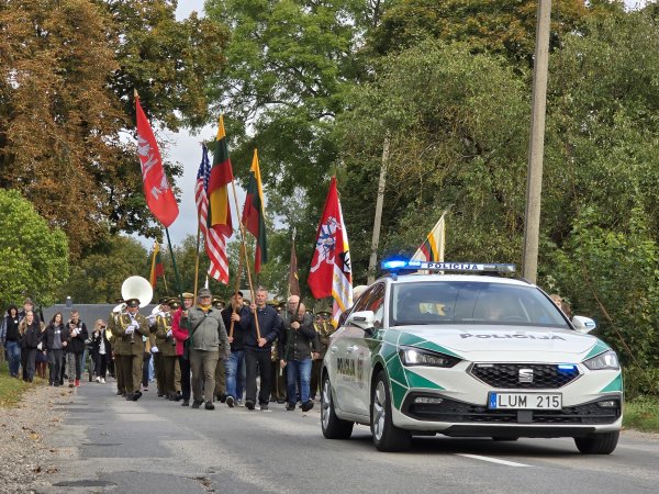 Atidengtas ir pašventintas memorialas Svėdasuose