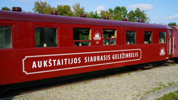 VšĮ „Aukštaitijos siaurasis geležinkelis“ atnaujina vagonus