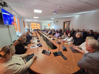 Anykščių rajono savivaldybėje surengtos stalo pratybos dėl gyventojų evakavimo ekstremalių...