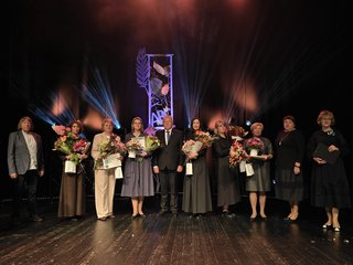 Iškilmingai apdovanoti Anykščių rajono Metų mokytojai