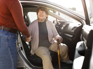 Atnaujinamos pavėžėjimo paslaugos – iki metų pabaigos galės naudotis visos pacientų grupės