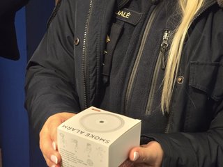 Anykščiuose klausos negalią turintiems gyventojams įrengti specialūs dūmų detektoriai