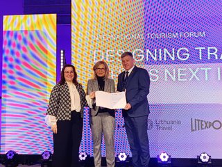 Už Niūronių kaimo pristatymą pasauliui – apdovanojimas Anykščių rajono savivaldybei