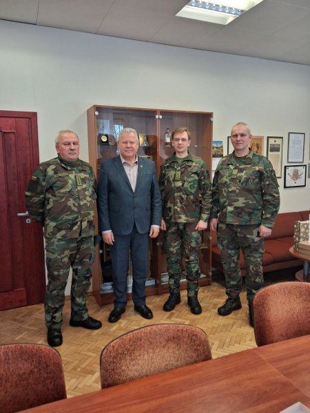 Stiprinamas bendradarbiavimas su Lietuvos šaulių sąjunga: aptarti saugumo ir pilietiškumo klausimai