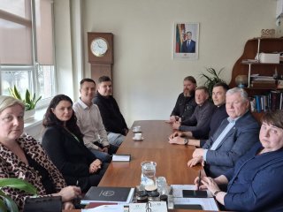 Pasirašyta trejų metų sutartis dėl Anykščių miesto gatvių, kelių ir jų priklausinių priežiūros