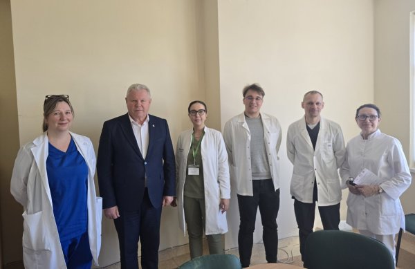 ANYKŠČIŲ LIGONINĖS KOMANDĄ PAPILDĖ NAUJI SPECIALISTAI: MERAS IR VICEMERĖ APTARĖ DARBO EIGĄ BEI...