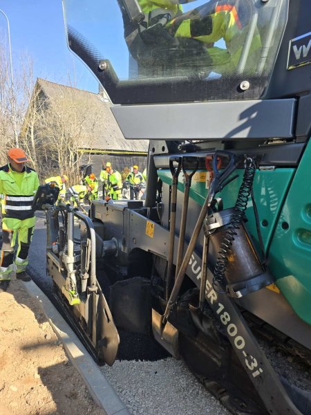 Svarbi informacija: Anykščiuose vykdomi asfaltavimo darbai