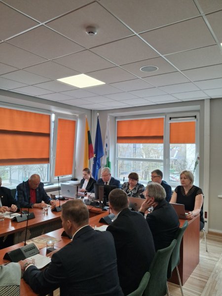 ĮVYKO 47-ASIS TARYBOS POSĖDIS