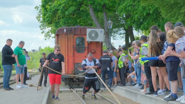 Galiūnų išbandymas Anykščiuose: jėga, tradicijos ir Siauruko dvasia