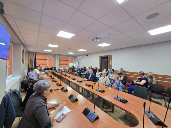 Gyventojų aktyvumas ir svarbūs atsakymai: įvyko kelio Molėtai–Anykščiai projekto viešinimas